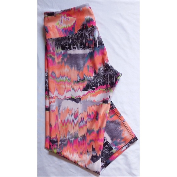 ONZIE Neon Cropped Leggings - Picture 3 of 11